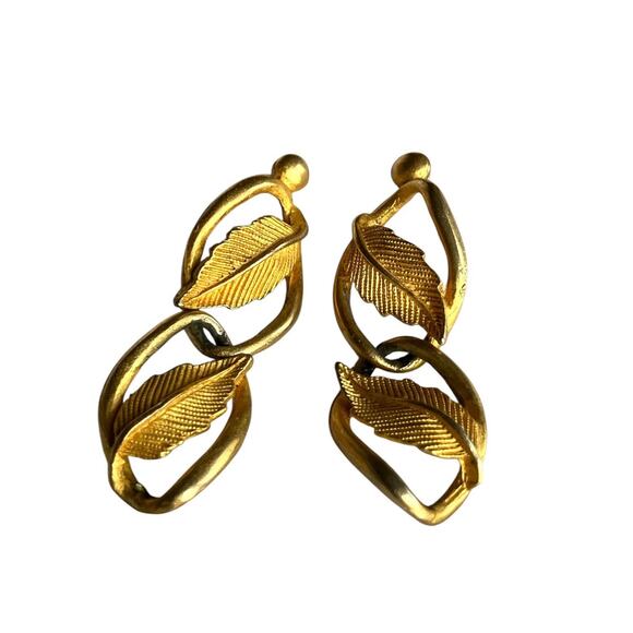 GOLD 90S LEAF EARRINGS - Picture 4 of 5